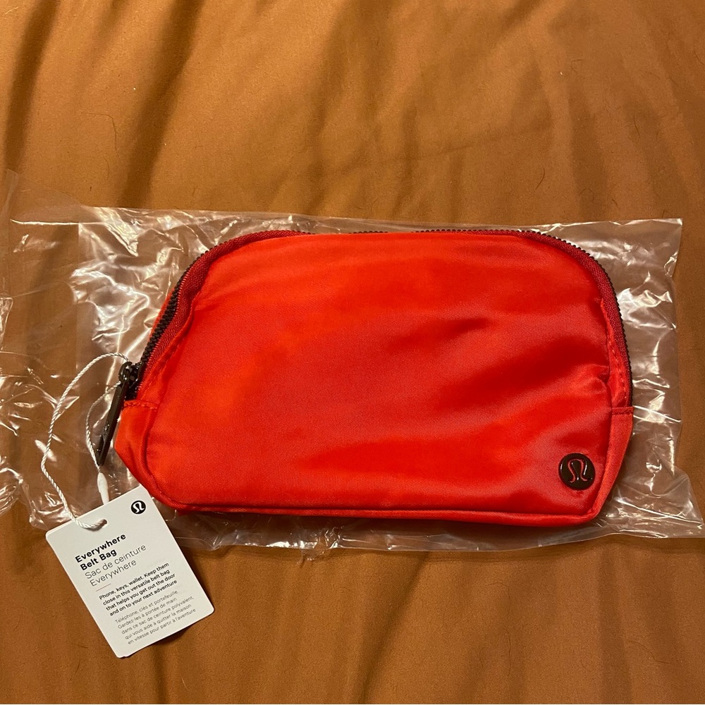 Lululemon Everywhere Belt Bag